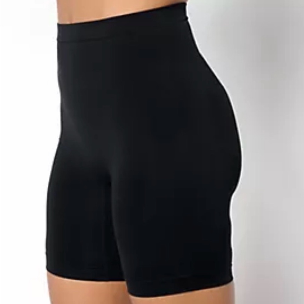 Anybody Intimates Lycra Seamless Comfort Shaping Shorts Size Large NEW